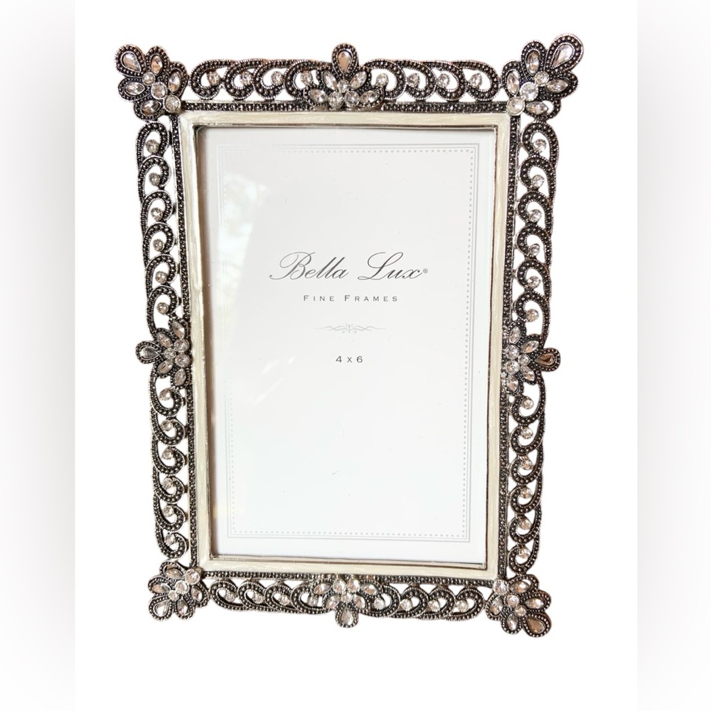 Bella Lux Fine Frames Heavy Metal Rhinestone Silver Toned 4” x 6” Frame